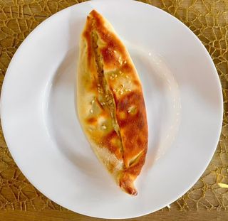 Fataier branza cu patrunjel