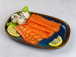 Sashimi z łososiem (190g)