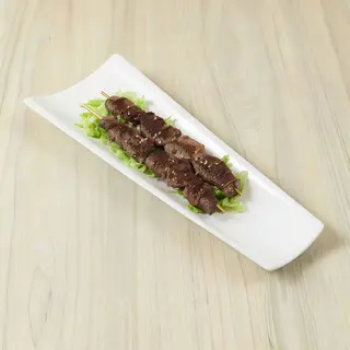 124. Pinchos de ternera (2 piezas)