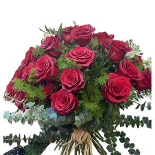 Ramo de rosas vermelhas com eucalipto 