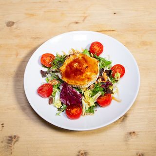 Ensalada de queso de cabra con frutos secos