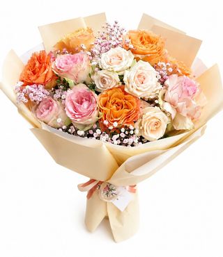 Buchet mix 13 fire de trandafiri