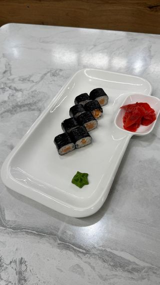 Ролл с лососем (140г)