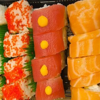 Uramaki variado (16 pzs.)