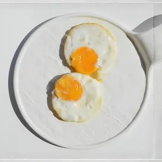 Яйцо жареное