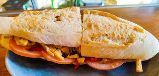 Bocadillo de pollo picante