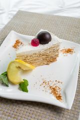 Торт "Молочная девочка"