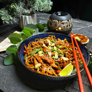 Удон з куркою Том Ям (400г)