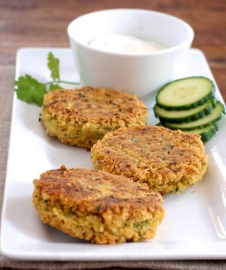 Raita falafel