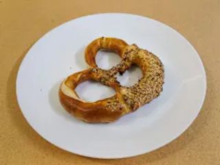 Brezel al sesamo