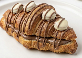 Croissant De Nutella Y Filipinos Blancos
