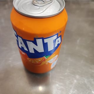Fanta naranja lata