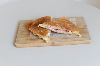 Bikini jamón y queso