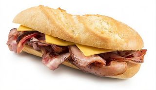 Bocadillo De Bacon Con Queso
