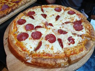 Pizza Pepperoni - Medium