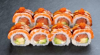 Роял-рол з подвійним лососем та манго