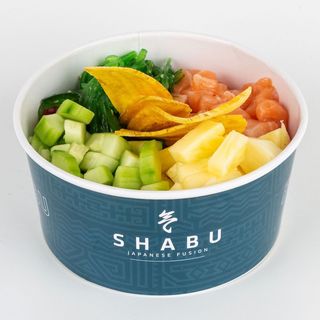 POKE ALOHA STATE (Riso rosa, salmone, avocado, goma wakame, cetrioli, ananas, chips platano)