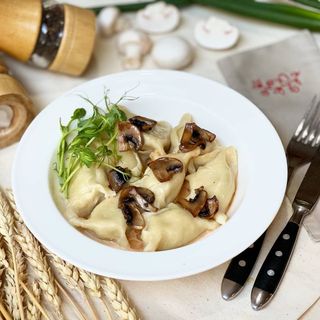 Вареники з куркою та грибами (240г)