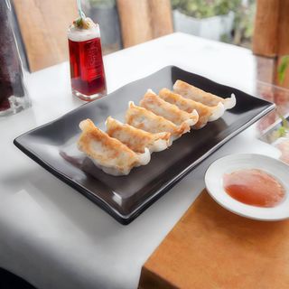 Gyozas A La Plancha (6 Uds.)