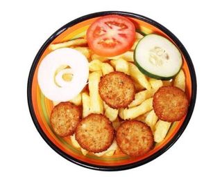 Chicken nuggets and chips (kids meal)