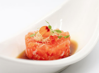 60. Tartare salmone