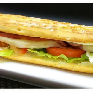 Bocadillo lomo y queso
