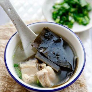 Seaweed & Spare Ribs soup