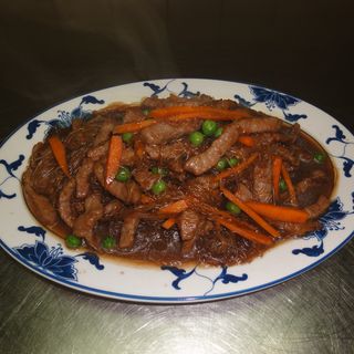 Junetina sa staklenim rezancima