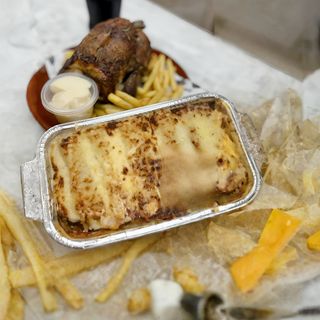 Pollo a L'Ast con Patatas Fritas y Canelones (6 uds)