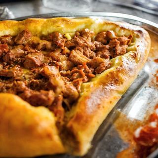 Pastrmajlija sa svinjetinom