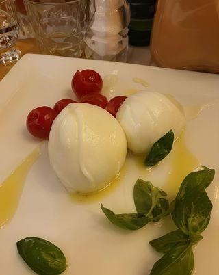 Mozzarella di bufala campana D.O.P