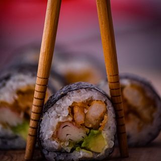 Futomaki Saumon & Crevettes & Avocat & Fromage