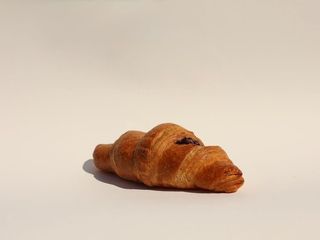 Міні круасан із вишневим джемом (40g)