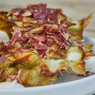 Corazones de Alcachofas con virutas de Paletilla Ibérica