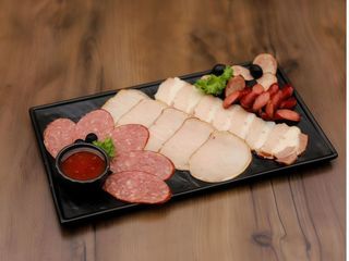 Мясна тарілка 260г