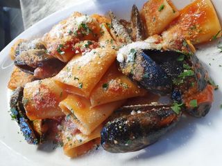 Paccheri cozze e pecorino