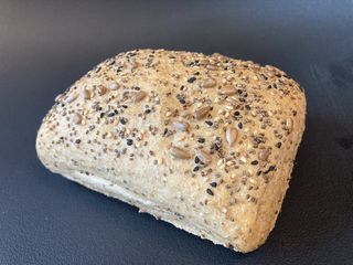 Bułka z nasionami chia