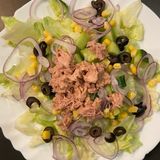 Салата с риба тон