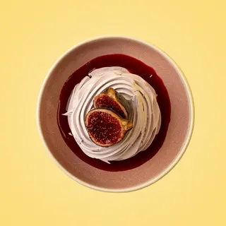PAVLOVA WITH SEASONAL FRUIT