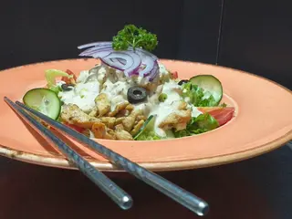 Lukijan salata - piletina