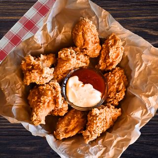 Aripioare 6 buc + sos iute