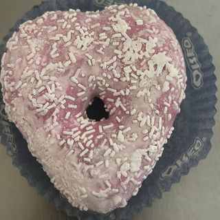 DONUTS  CUORE  FRAGOLA