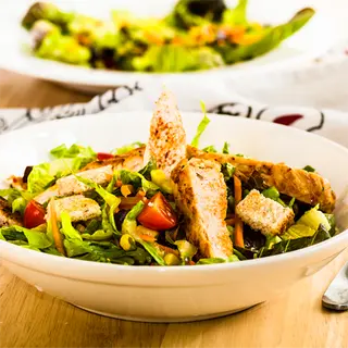 Ensalada De Pollo Y Bacón 