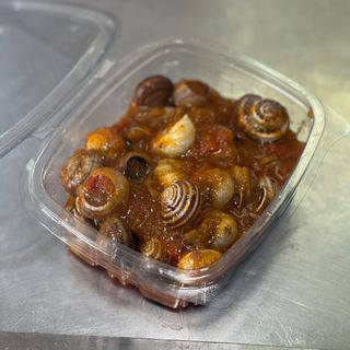 1/2 ración caracoles en salsa