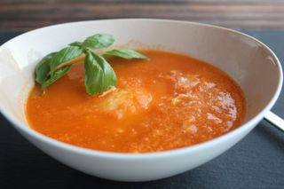 Sopa de Tomate c/ Ovo Escalfado