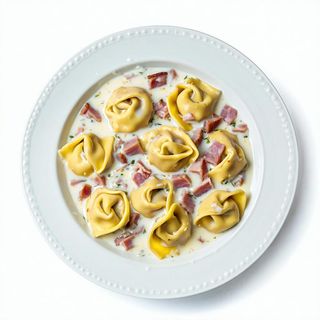 Tortellini panna e prosciutto