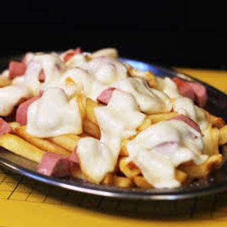 Patatine porzione media con provola e wurstel 