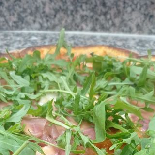 Crudo e rucola baby