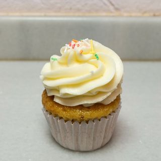 3 Cupcake Vanilla Birthday Cake 