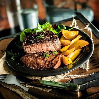 Стейк черного ангуса в авторской подаче